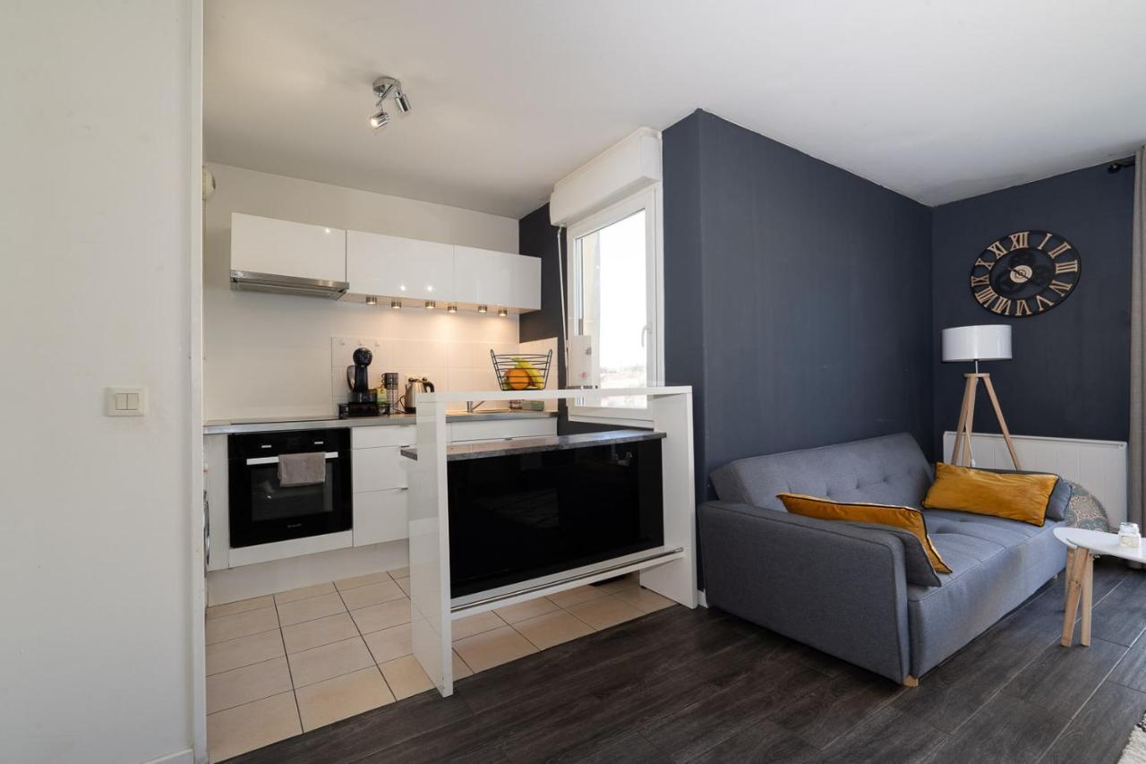 T3-rare-2 Chambres-parking Gratuit-2 Terrasses-netflix-proche Paris-la Defense